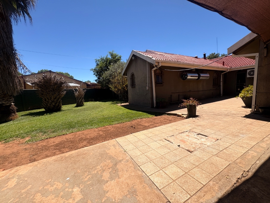 4 Bedroom Property for Sale in Flamwood North West